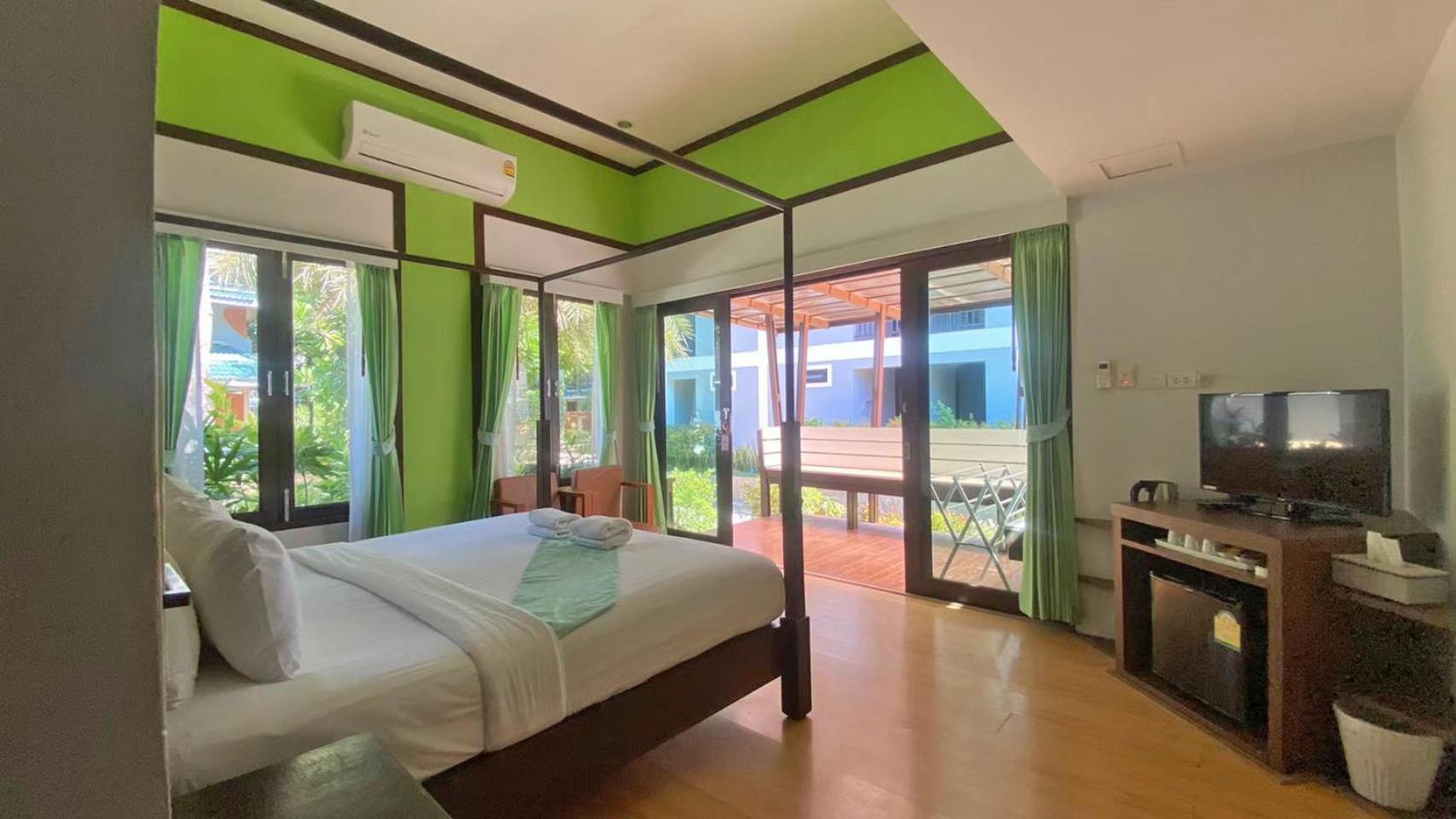 Phi Phi Andaman Beach Resort Стая снимка